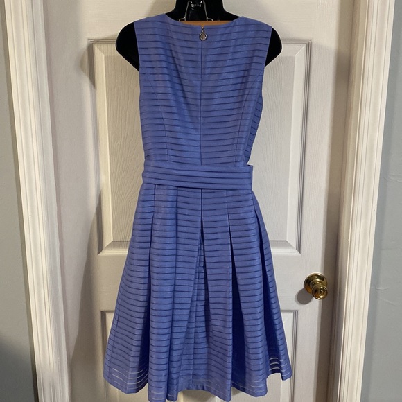 Tommy Hilfiger Dress, Size 6 - Picture 8 of 11
